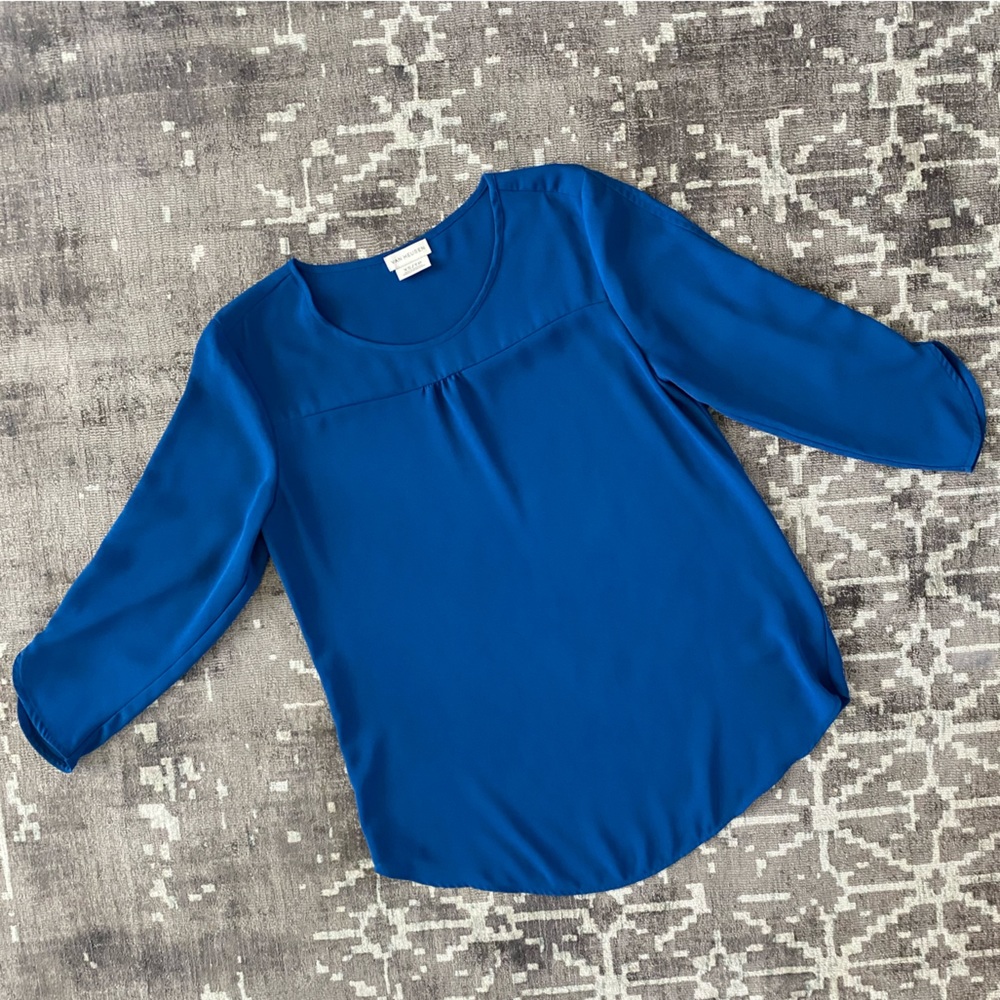 Van Heusen Womens XS 3/4 length sleeve shirt LIKE NEW